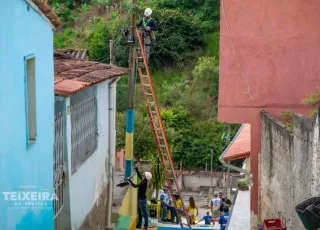 Novo visual: escadaria do Teixeirinha ganha iluminação e se destaca ainda mais em Teixeira de Freitas