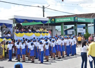 Caravelas celebra o 7 de setembro com um desfile espetacular