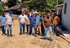 Obra de calçamento no Salomão está em fase de finalização, comemora prefeito Bemtivi