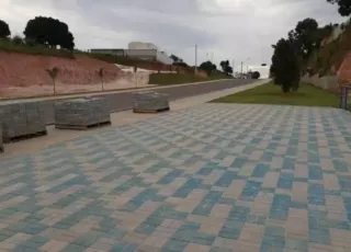 Obras da ciclovia e pista de caminhada avançam no bairro da Liberdade em Itamaraju