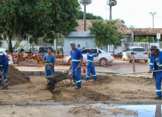 Obras da Praça Joana Angélica seguem em ritmo acelerado em Teixeira de Freitas