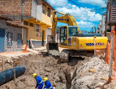 Obras de drenagem avançam e chegam a 60% no bairro Redenção, em Teixeira de Freitas