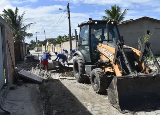 Obras de drenagem do bairro de São Judas Tadeu em Caravelas seguem a todo vapor