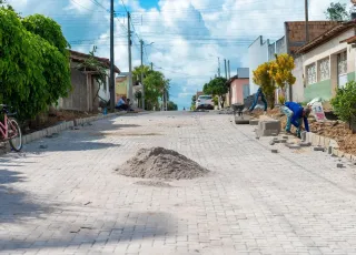 Obras de drenagem e pavimentação transformam a realidade de Duque de Caxias em Teixeira de Freitas
