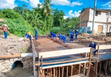 Obras de drenagem no Tancredo Neves avançam e ultrapassam 50% de execução em Teixeira de Freitas