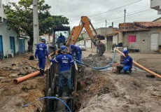 Obras de esgotamento sanitário avançam e ultrapassam 50% de execução em Mucuri