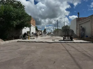 Obras de pavimentação avançam em ruas do bairro Primavera, em Posto da Mata