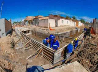 Obras no bairro Redenção avançam e levam soluções para antigo problema de alagamentos
