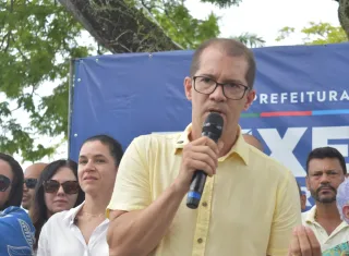 Ocorrência durante evento público gera acusações e anúncio de medidas judiciais em Teixeira de Freitas