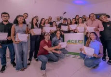Oficina gratuita de mídias sociais capacita 25 participantes em Mucuri