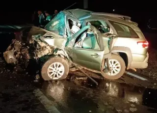 Oito morrem e dois ficam feridos em acidente com carros e moto na BR-491, em Minas Gerais
