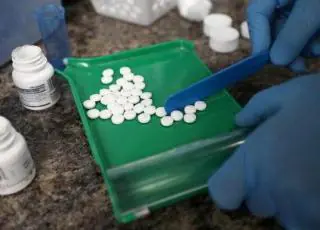 OMS suspende testes com hidroxicloroquina em definitivo