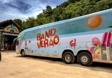 Ônibus do Band Verão chega a Alcobaça e coloca o município em evidência nacional