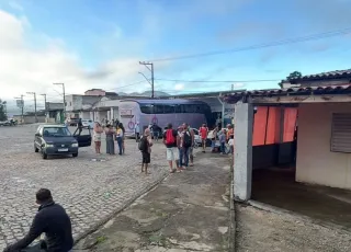 Ônibus invade rodoviária   e deixa mortos e feridos no interior da Bahia