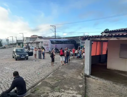 Ônibus invade rodoviária   e deixa mortos e feridos no interior da Bahia