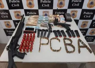 Operação apreende mais de R$ 78 mil, armas e munições