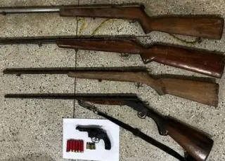 Operação da CIPE/Mata Atlântica apreende armas de fogo e recupera veículo roubado em Mucuri