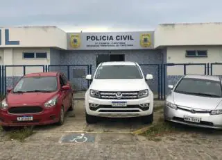Operação em Itapetinga apreende carros roubados e adulterados
