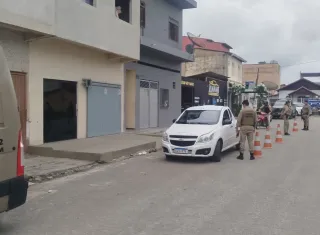 Operação Força Total reforça segurança em Teixeira de Freitas e resulta em apreensão de drogas no Vila Vargas