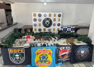 Operação “VÉRTICE I” em Caraíva tem cinco mortos e grande apreensão de armas em ação contra facção criminosa