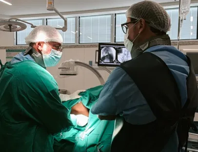 Paciente baleado em Salvador participa de tratamento experimental para lesão medular