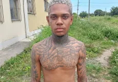 Paciente é retirado de policlínica e executado a tiros na Bahia; câmeras registram ação criminosa