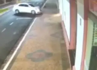Padre atropela suspeito de furtar igreja no interior de SP; veja o vídeo