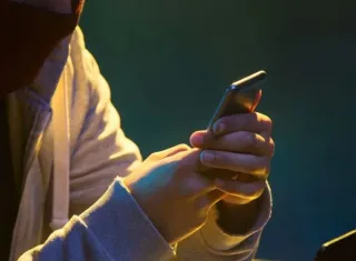 Pai desvia dinheiro de vaquinha do filho doente, usa em apostas on-line e acaba preso