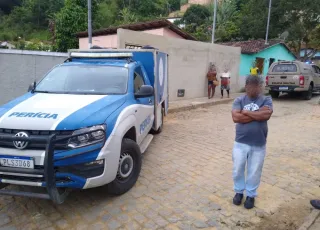 Pai e filho são executados a tiros dentro de casa em Itamaraju