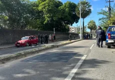 Pai e filho de 13 anos são executados dentro de carro no Eusébio