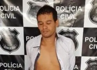 Pai mata a filha de apenas dois anos à golpes de foice
