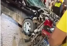 Pai morre e filho fica gravemente ferido após colisão entre moto e carro em Itabela