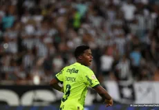 Palmeiras arranca vitória sobre Botafogo e deixa Brasileiro aberto