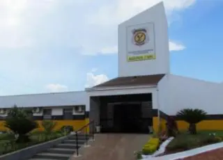 Para ficar com namorado na cadeia, homem faz furtos e ameaça até matar se for solto: 'sem ele nada faz sentido'