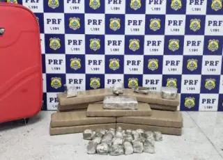 Passageira de ônibus é presa transportando 11 kg de maconha escondida na bagagem