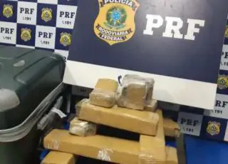 Passageira é flagrada pela PRF com 10 kg de maconha dentro de bagagem