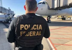 Passageiro é preso pela Polícia Federal após agredir esposa e ameaçar tripulação durante voo