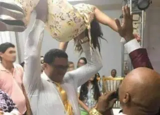 Pastor atira mulher no chão para curar coluna e ela fica tetraplégica