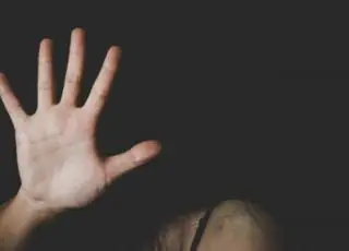 Pastor é preso por abusar de mulher durante 'cura espiritual'
