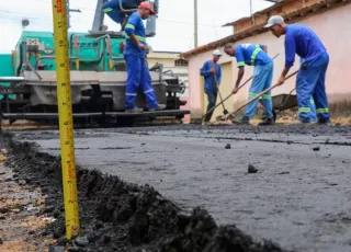 Pavimentação continua no bairro Colina Verde; em Teixeira de Freitas