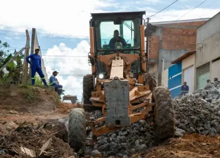 Pavimentação de ruas do Colina Verde continuam em Teixeira de Freitas 