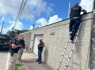 PC apreende veículos, dinheiro e objetos em continuidade às investigações contra funcionário suspeito de desviar quase R$ 1,5 milhão de hotel em Porto Seguro