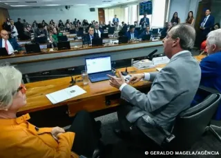PEC do fim da reeleição para chefes do Executivo avança no Senado