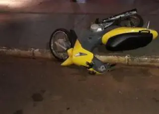 Pedreiro persegue mulher em moto, a derruba e a mata com machadinha