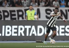 Pelo sonho da Libertadores, Botafogo recebe o Peñarol no Nilton Santos