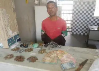 PETO prende acusado de tráfico com drogas e arma em Itamaraju