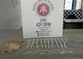 PETO realiza prisão e apreensão por tráfico de drogas no bairro Primavera em Itamaraju