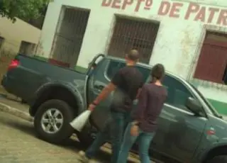 PF faz busca e apreensão em prefeitura e posto de combustível em Guaratinga