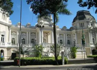 PF faz operação na residência oficial do governador do Rio