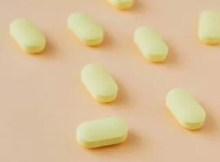 Pílula do dia seguinte: quando usar, efeitos colaterais e outras dúvidas respondidas  